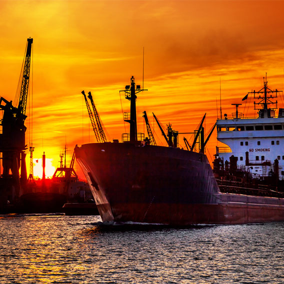 Article : The Shipping Industry Finds an Unusual Survival Tactic in Outsourcing